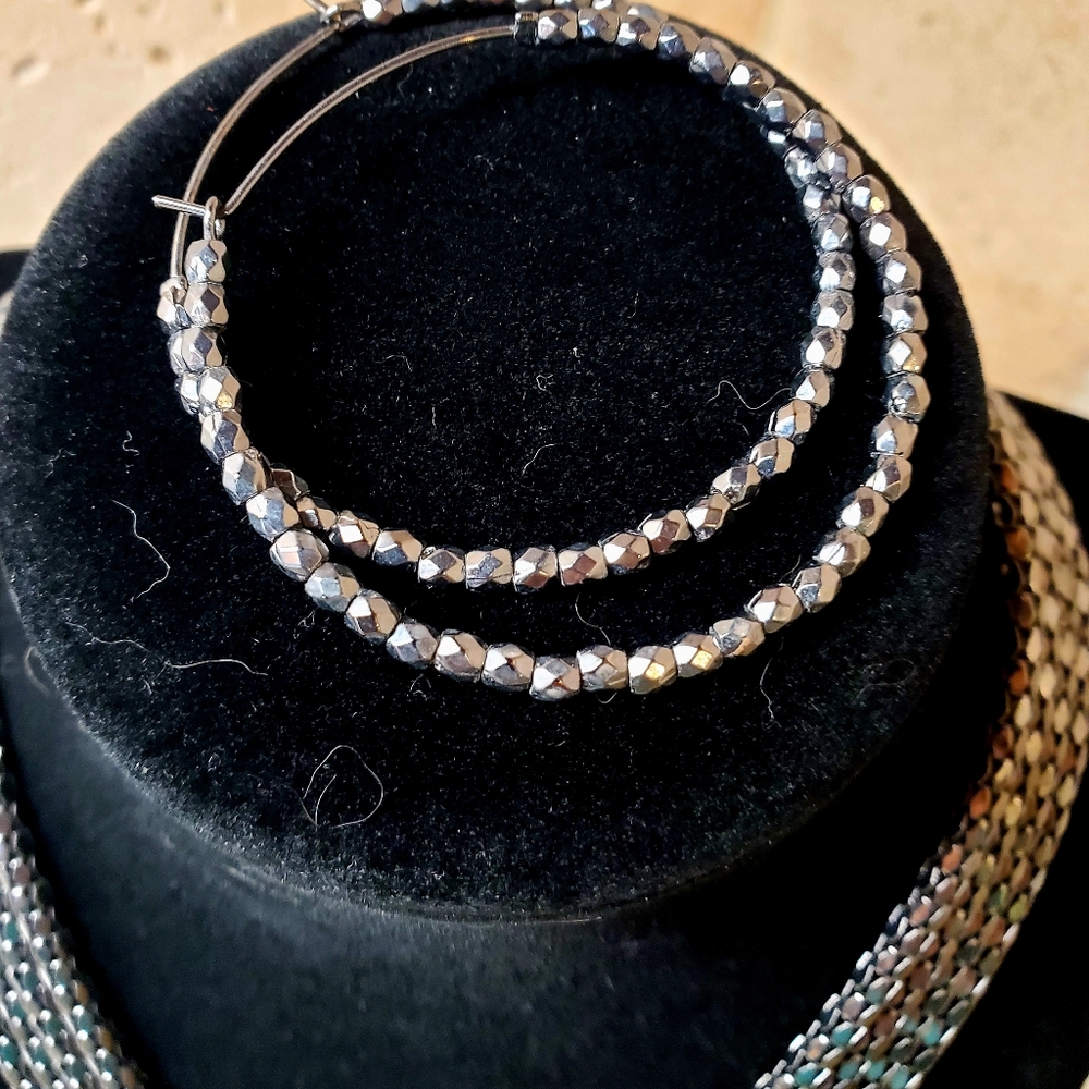 Elegant Vintage EXPRESS Silver Knot 18" Necklace 2" Earrings & Stretch Bracelet - Picture 5 of 7